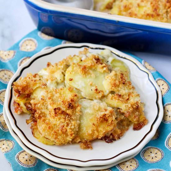 Cheesy Gratin Potatoes with Bacon