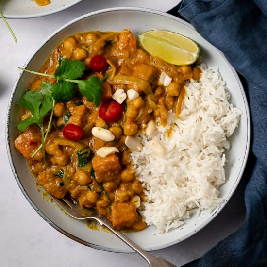 Satay Sweet Potato Curry