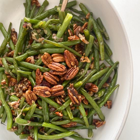 Easy Candied Pecan Green Beans