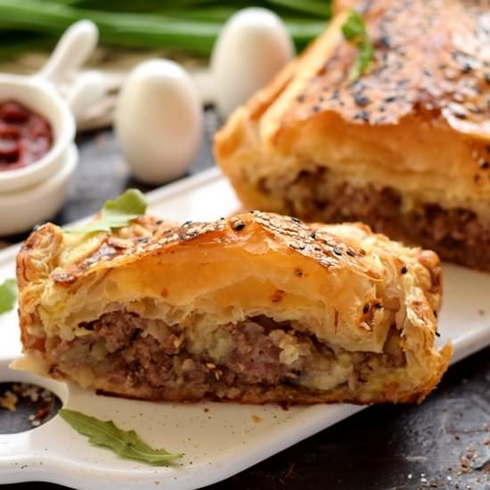 Ground beef puff pastry pie