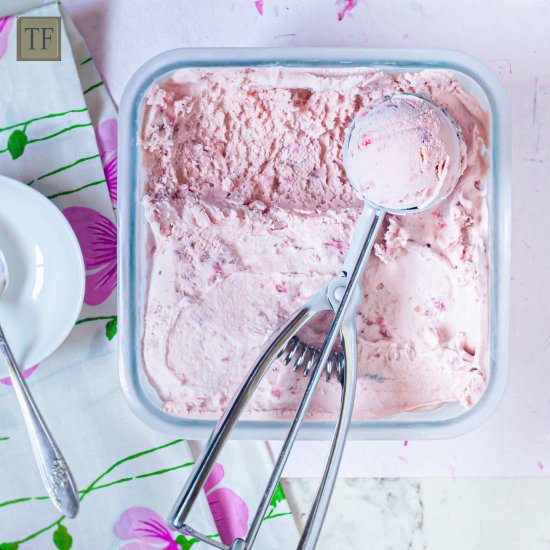 Best Homemade Strawberry Ice Cream