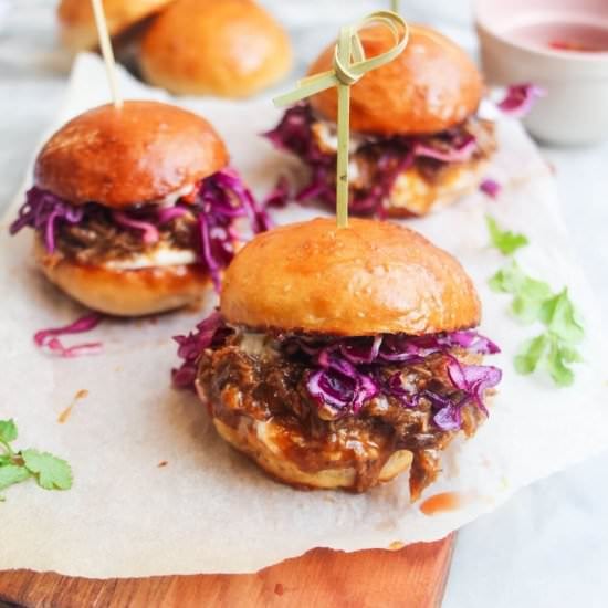 Easy, Sticky Pulled Pork Sliders