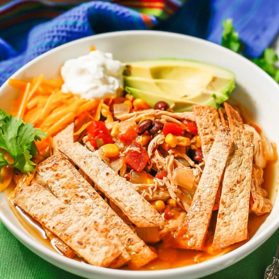 Slow cooker chicken tortilla soup