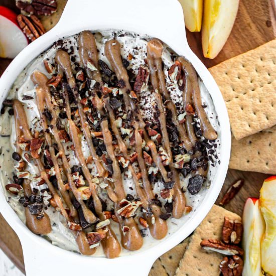 Turtles Caramel Cheesecake Dip
