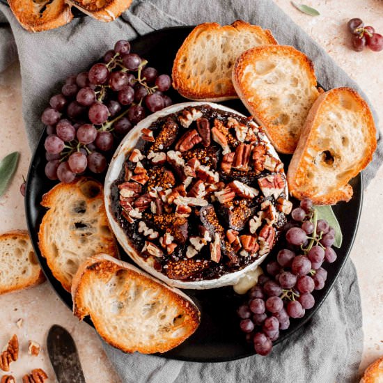 baked brie with jam