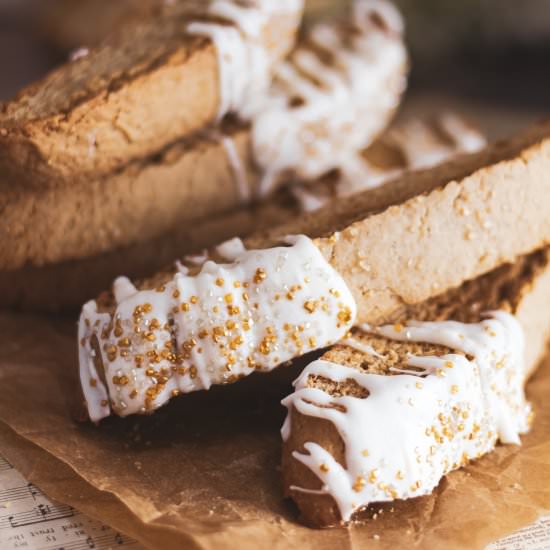 Gingerbread Biscotti w/White Chocolate
