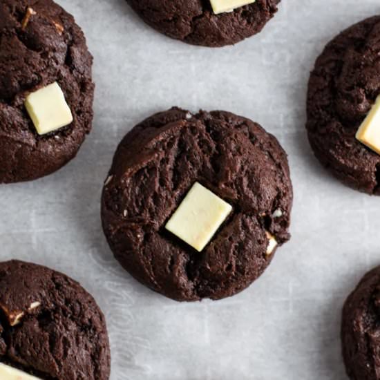 Peppermint Chunk Brownie Cookies