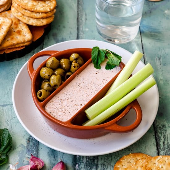 Feta dip with lemon, mint and sumac