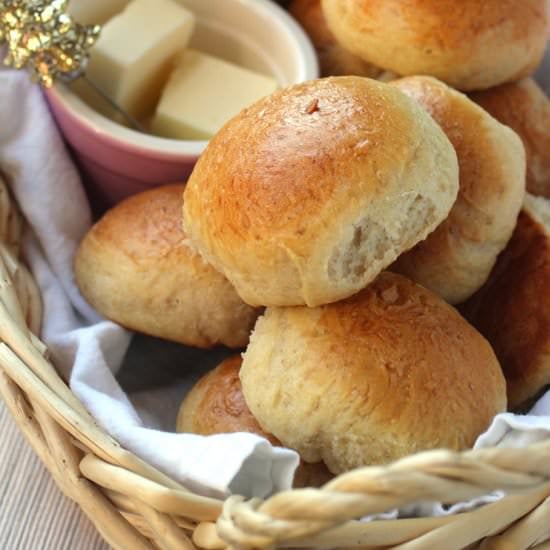 Oat rolls with honey