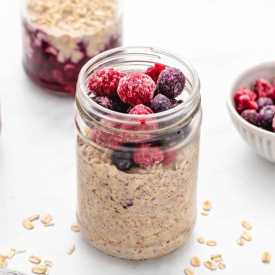 Overnight Oats with Frozen Fruit