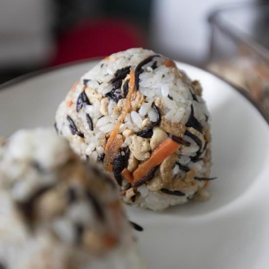 Hijiki and inari age onigiri