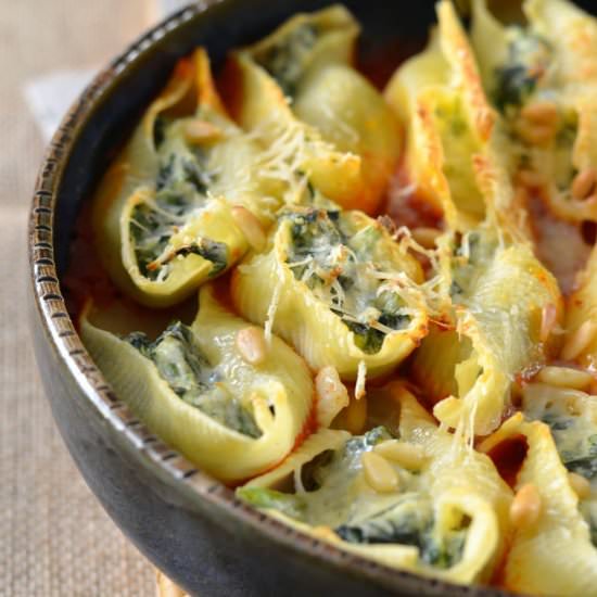 Shell pasta stuffed with ricotta