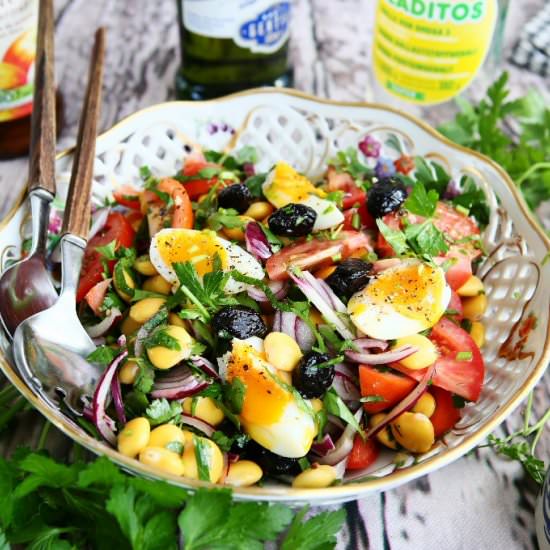 Lupin Salad with Black Olives and T