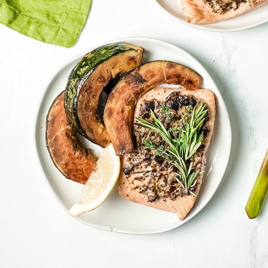 broiled salmon with herb mustard