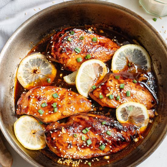 Honey Garlic Sriracha Skillet Chick