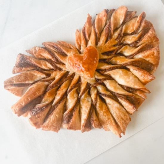 Puff pastry heart