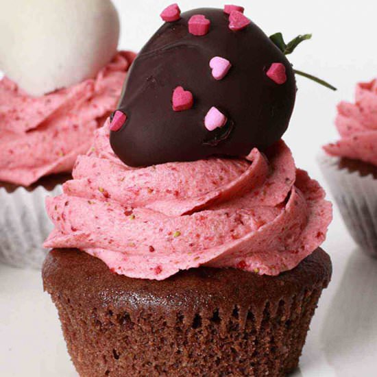 Vegan Valentine’s Day cupcakes