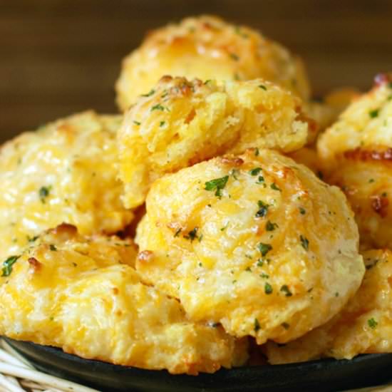 Cheddar Bay Biscuits