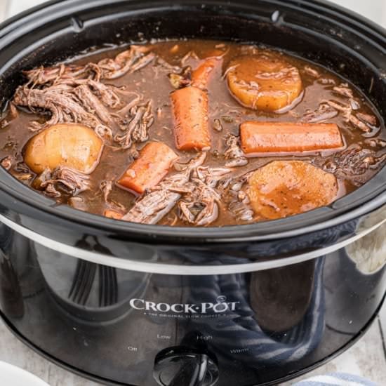 Slow Cooker Venison Roast with Red