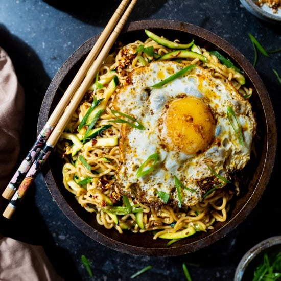Chili Oil & Zucchini Instant Noodle