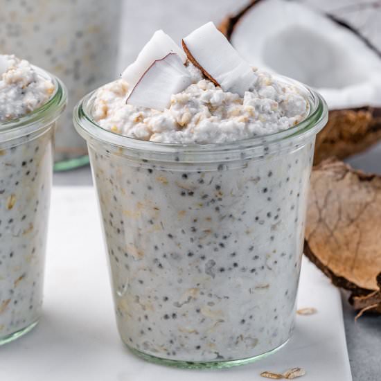 COCONUT CREAM PIE OVERNIGHT OATS
