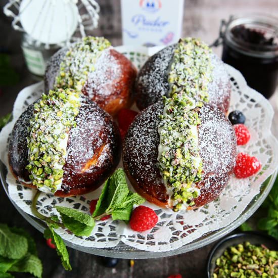 Maritozzi Buns with Marmalade and P
