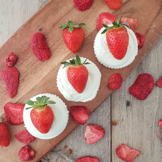 Mini Strawberry Cheesecake Bites