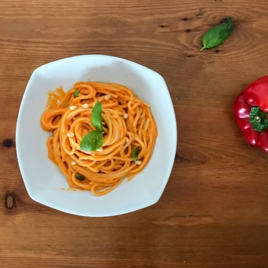 Pasta with roasted red pepper pesto
