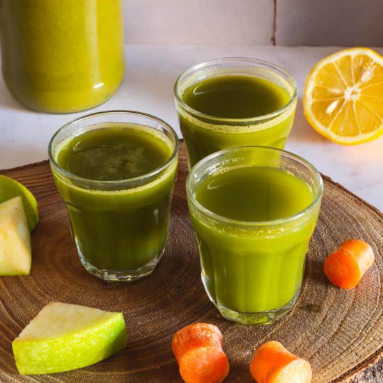 Apple Lemon Carrot Spinach Juice