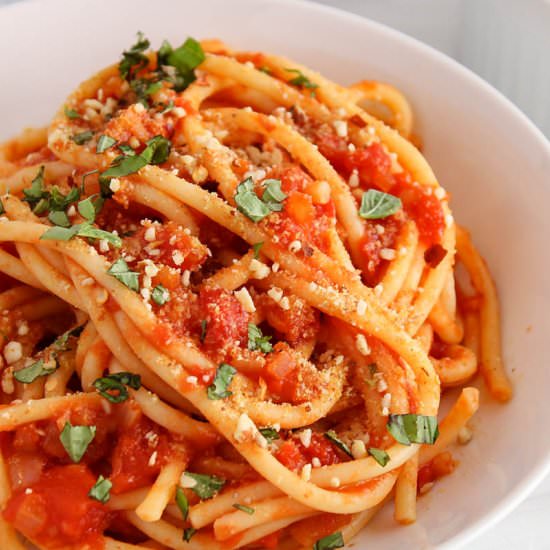 Bucatini Pomodoro