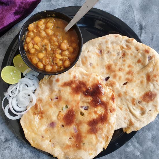 Amritsari Aloo Kulche