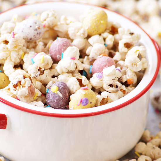 White Chocolate Easter Popcorn