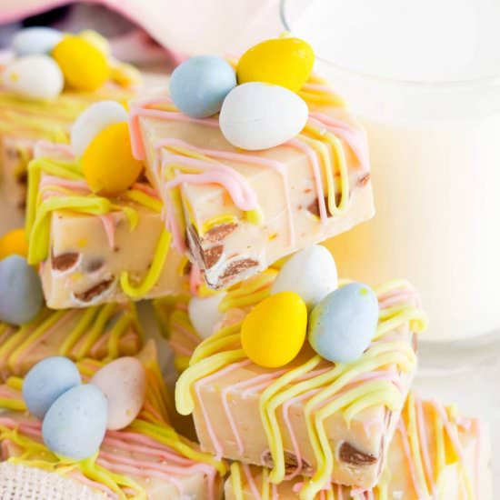 Easter Fudge (With Mini Eggs!)