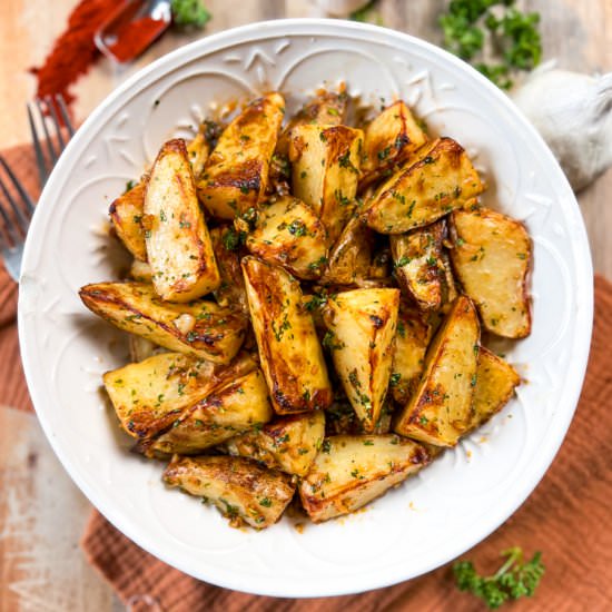 Spicy Garlic Potato Wedges