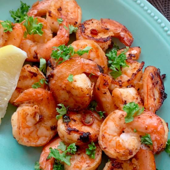 Garlic shrimp with appetizing aroma
