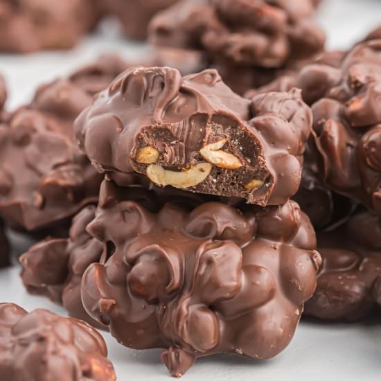 Crock Pot Peanut Clusters