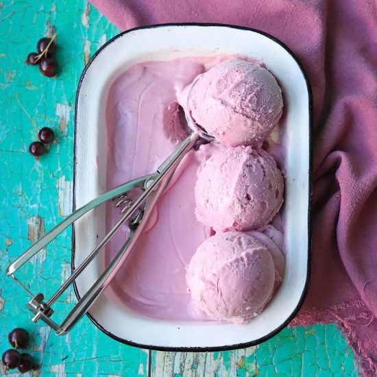 No Churn Blackcurrant Ice Cream