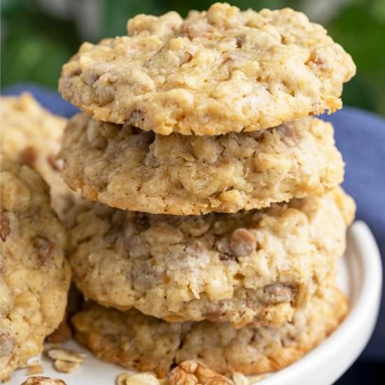 Caramel and Oats Cookies with Pecan
