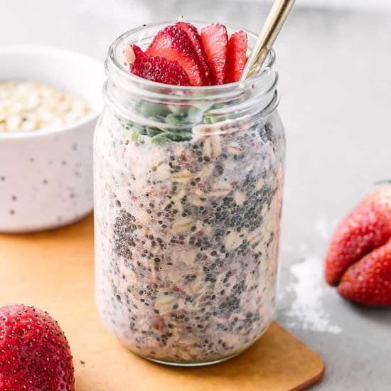 Strawberry Overnight Oats
