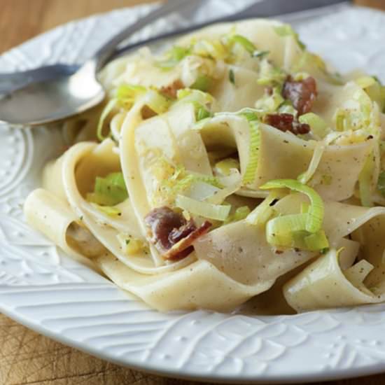 Pasta with Leeks and Bacon