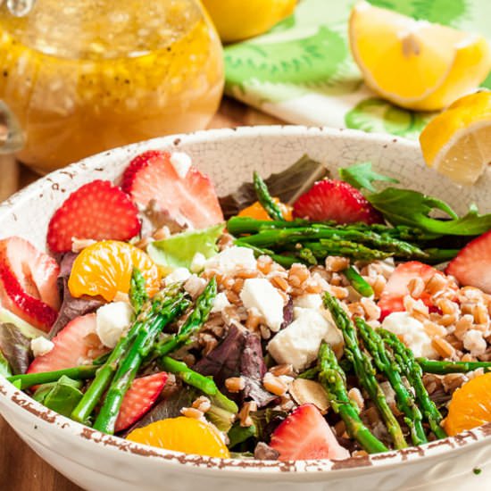 strawberry salad with asparagus