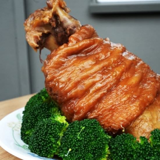 Slow cooker pork hock