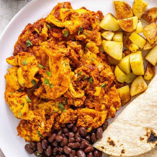 How to Make Chorizo and Eggs