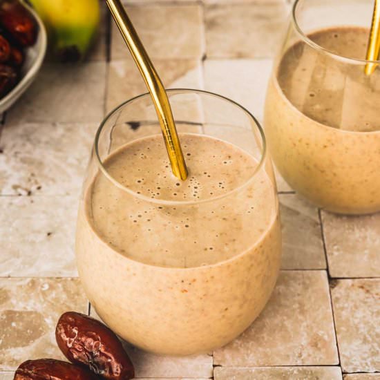 Banana Dates Smoothie