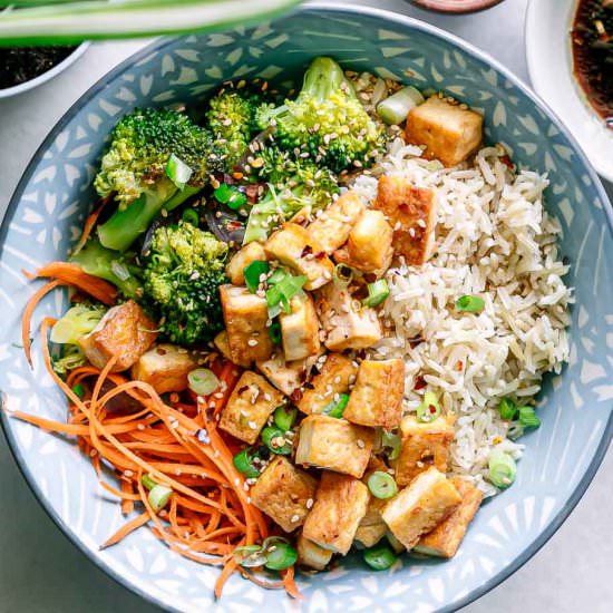 Crispy Tofu and Broccoli Rice Bowl
