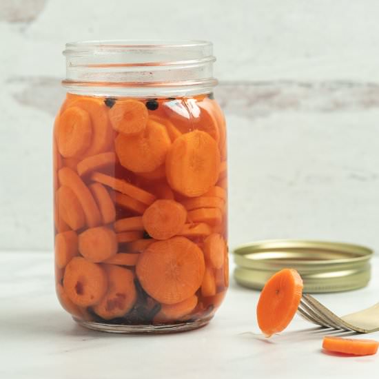 Quick Pickled Carrots