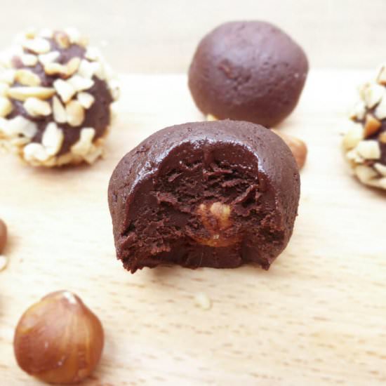 Dark chocolate avocado truffles