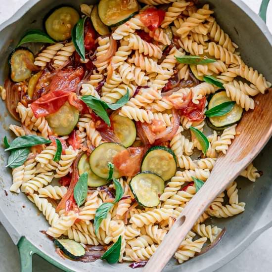 Basil Zucchini Tomato Pasta