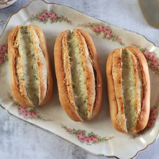 Easy cheesy garlic bread