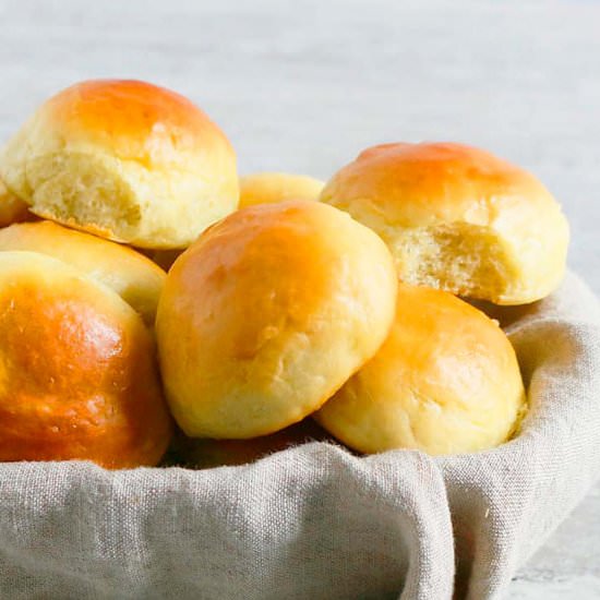 No Knead Avocado Dinner Rolls